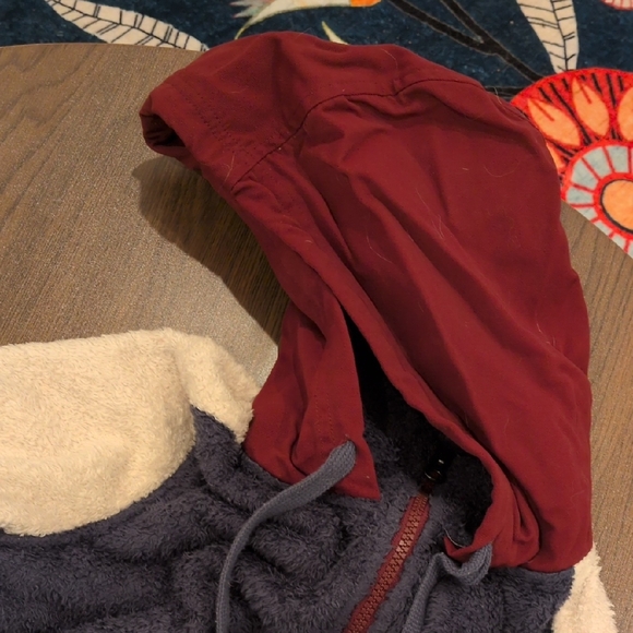 Marmot Navy and Cream Fleece Ski Jacket - Picture 2 of 5